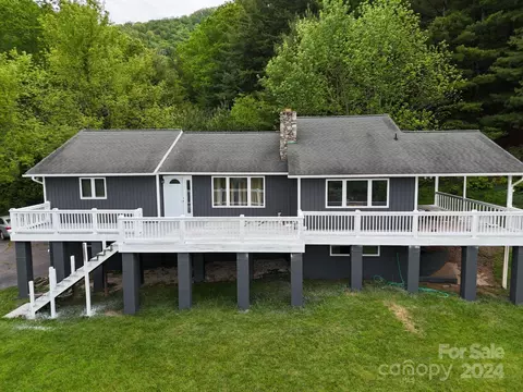 166 Seasons 4 5 Dr #4 & 5, Clyde, NC 28721