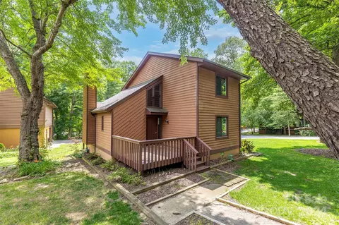 15 Wildwood Cir, Fletcher, NC 28732