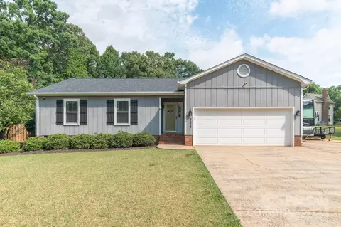 1622 Bishop Ct, Belmont, NC 28012