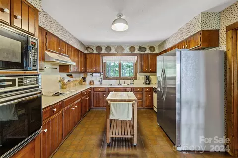Kitchen - 76 Panther Run, Brevard, NC 28712 photo 1 of 2