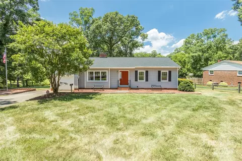 310 Walnut Ave, Mount Holly, NC 28120