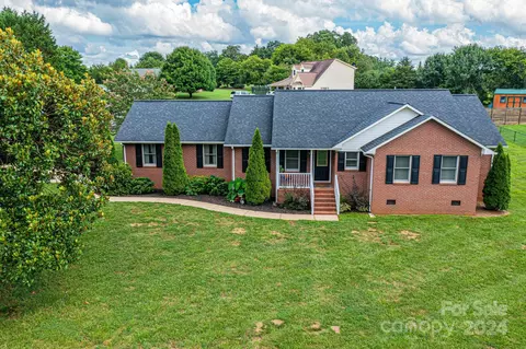 2711 Gold Rush Dr, Lincolnton, NC 28092