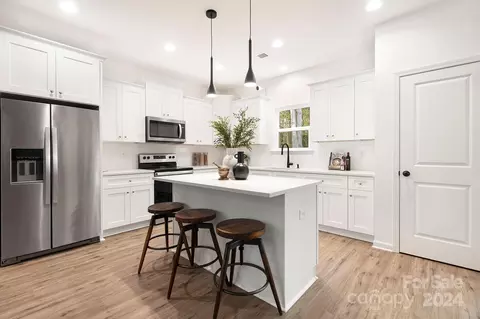 102 Apple Ct, Kings Mountain, NC 28086