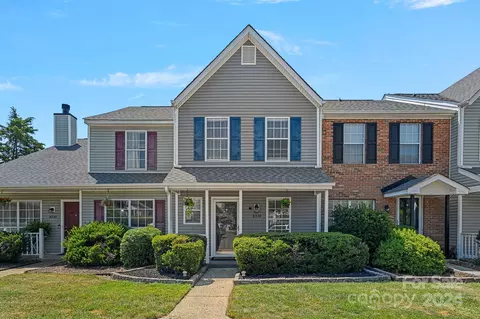 8228 Golf Ridge Dr, Charlotte, NC 28277