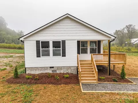 Exterior - 102 Spencer St, Clyde, NC 28721 photo 4 of 6