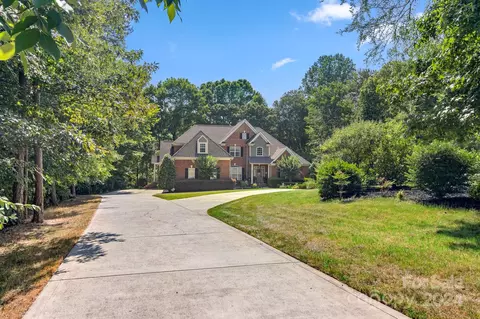 122 Spring Run Dr, Mooresville, NC 28117