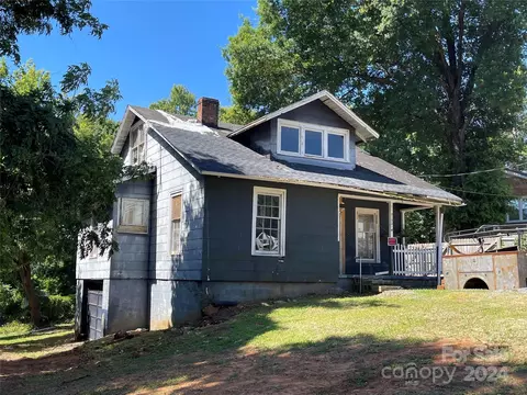 2150 3rd Se Ave SE, Hickory, NC 28602