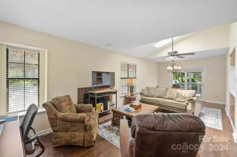 340 Jib Ct, Davidson, NC 28036 photo 2