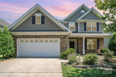 1715 Hoosac Dr, Waxhaw, NC 28173