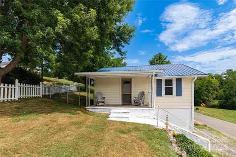 603 N Morgan Branch Rd, Candler, NC 28715