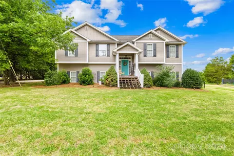 151 Old Home Pl, Kings Mountain, NC 28086
