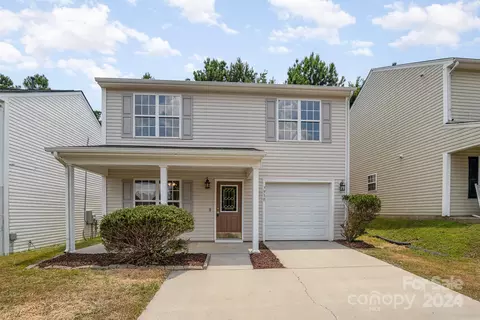 7930 Bronze Pike Dr, Charlotte, NC 28273