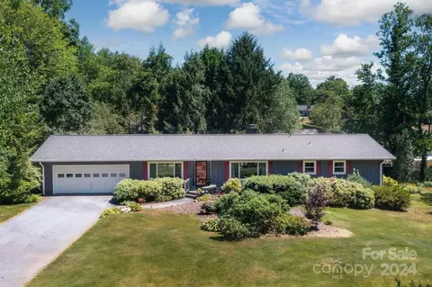 17 Braddock Way, Asheville, NC 28803
