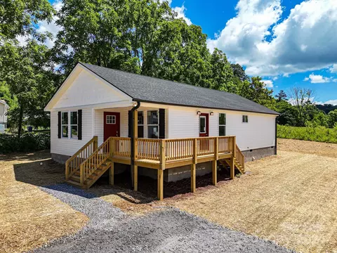 116 Spencer St, Clyde, NC 28721 photo 3