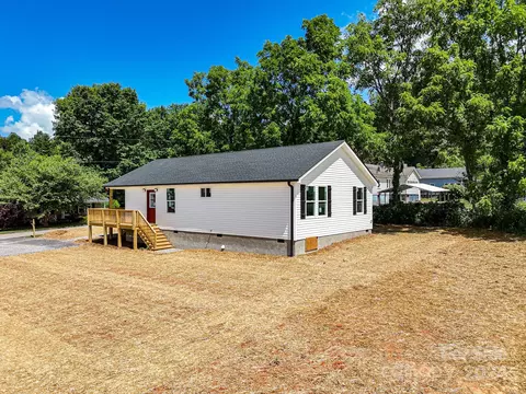 116 Spencer St, Clyde, NC 28721 photo 4