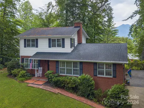 112 Hazelview Dr, Waynesville, NC 28786