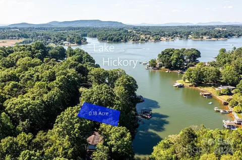 6516 Harbor Ln, Conover, NC 28613