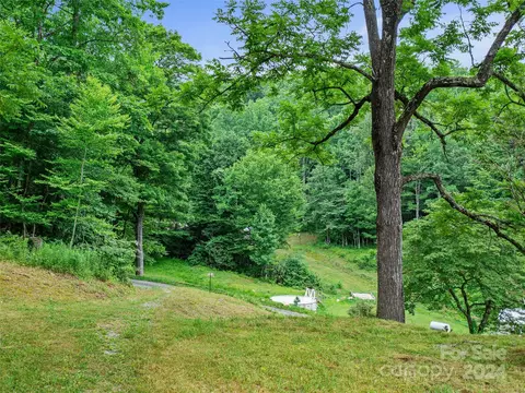 116 Mcclellan Dr, Spruce Pine, NC 28777 photo 6