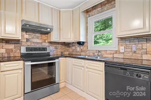 Kitchen - 1099 Mini Dr, Conover, NC 28613 photo 1 of 2