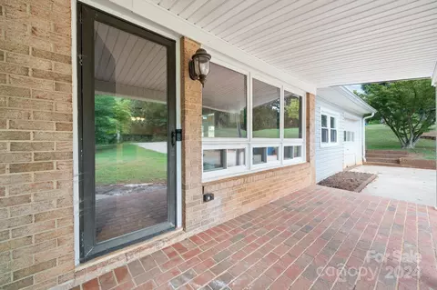 Exterior - 1099 Mini Dr, Conover, NC 28613 photo 5 of 8