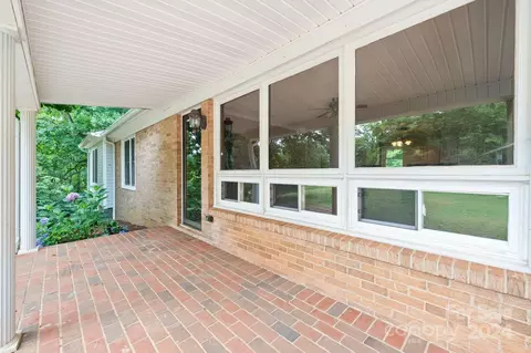 Exterior - 1099 Mini Dr, Conover, NC 28613 photo 6 of 8