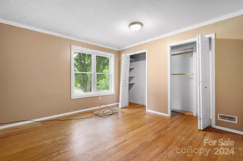 Bedroom - 1099 Mini Dr, Conover, NC 28613 photo 2 of 4