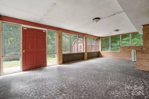 Exterior - 1099 Mini Dr, Conover, NC 28613 photo 7 of 8