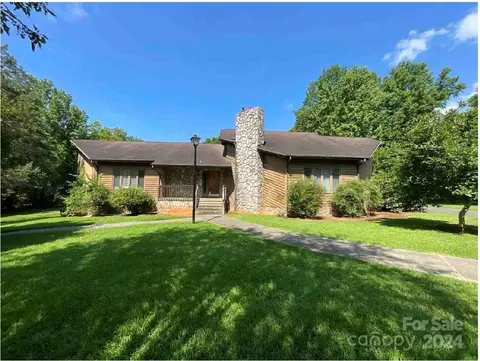 7825 Plott Rd, Charlotte, NC 28215
