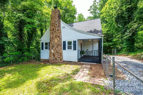 322 8th Se Ave SE, Hickory, NC 28602