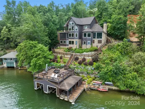 253 Hawthorne Dr, Lake Lure, NC 28746
