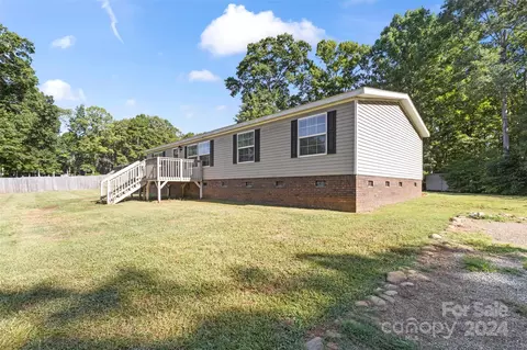Exterior - 9302 Caycee Dr, Davidson, NC 28036 photo 2 of 7