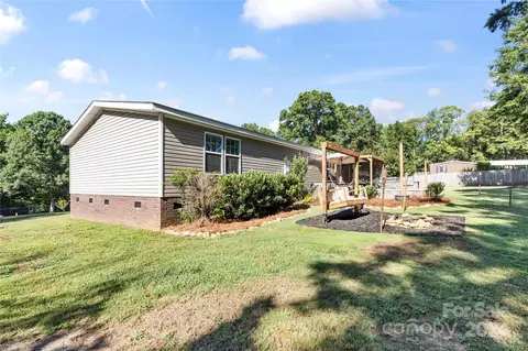 Exterior - 9302 Caycee Dr, Davidson, NC 28036 photo 4 of 7