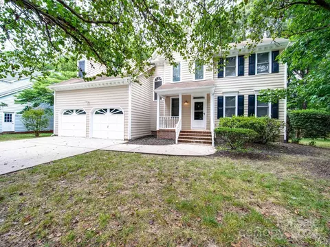 9308 Crofton Springs Dr, Charlotte, NC 28269
