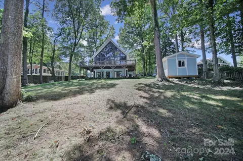 612 Edgewater Dr, Belmont, NC 28012