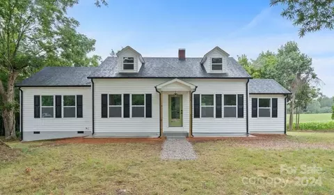 134 Mitchell Farm Rd, Statesville, NC 28625
