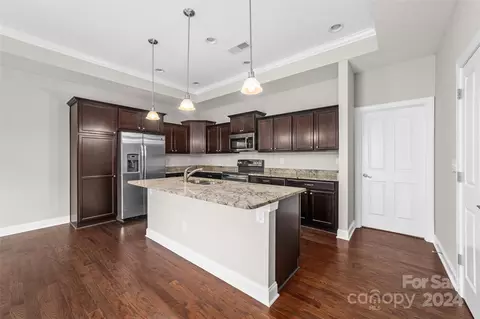 18721 Daymark Dr, Cornelius, NC 28031 photo 6