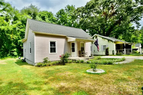 947 Mars St, Gastonia, NC 28052