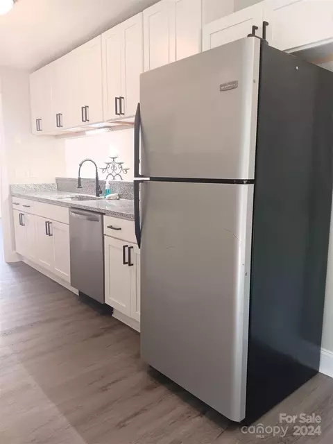 Kitchen - 13812 Dansington Ct, Pineville, NC 28134 photo 5 of 5