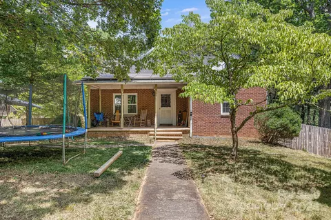 111 Kingsgate Rd, Asheville, NC 28805