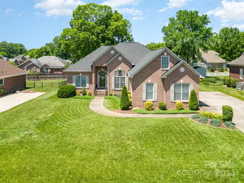 713 Double Eagle Sw St SW, Concord, NC 28027