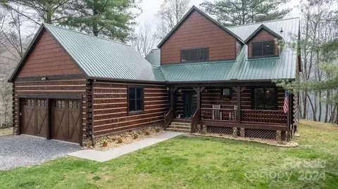 924 Old Lodge Rd, Topton, NC 28781