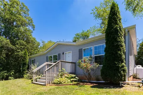 27 Carolina Mountain Dr, Candler, NC 28715