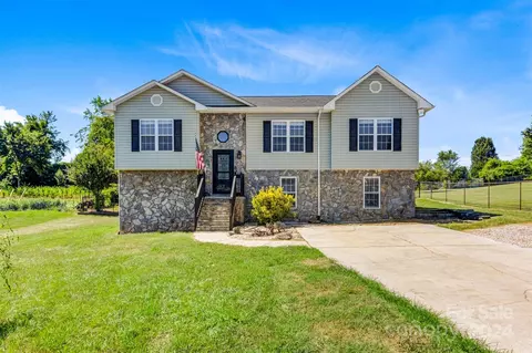 2317 Macarthur Ln, Hudson, NC 28638
