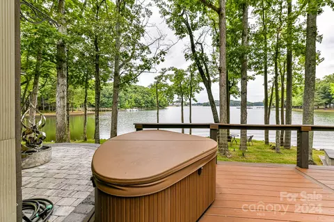 Exterior - 457 Windward Dr, Davidson, NC 28036 photo 5 of 6