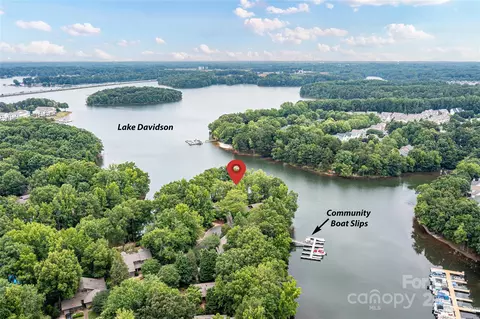 View/Area - 457 Windward Dr, Davidson, NC 28036 photo 2 of 7