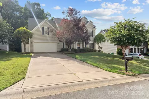 2332 Coneflower Dr, Charlotte, NC 28213