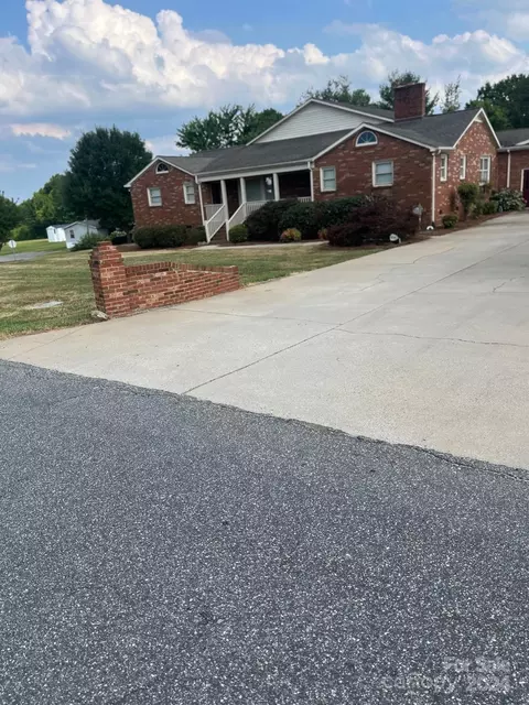 7800 Cherry Point Dr, Denver, NC 28037 photo 3