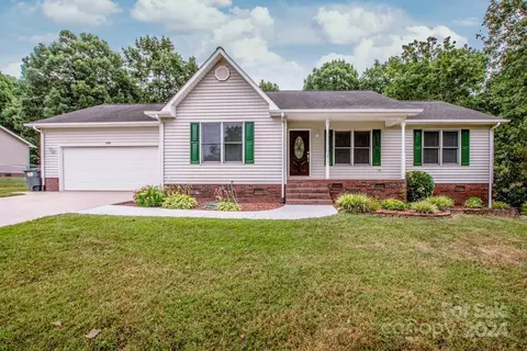 230 Rumple Hill Dr, Statesville, NC 28677