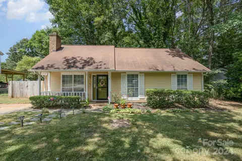 6033 Trysting Rd, Charlotte, NC 28227
