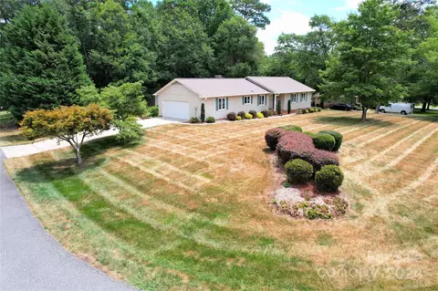 103 Underwood Dr, Mount Holly, NC 28120